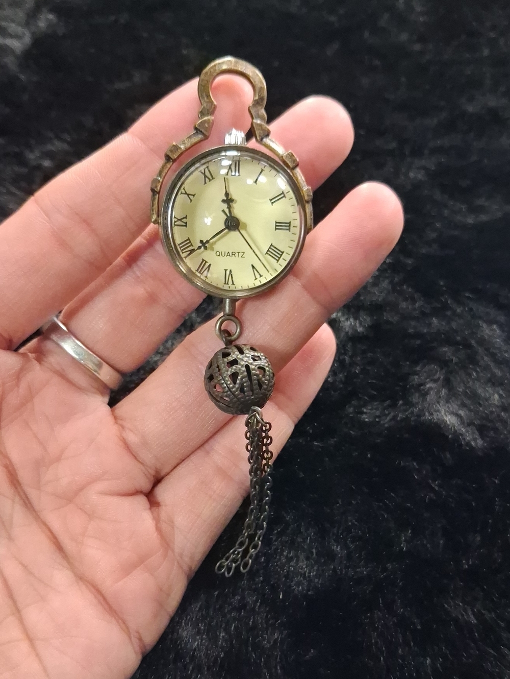 Vintage-Inspired Quartz Pendant Watch Necklace - Antique Gold